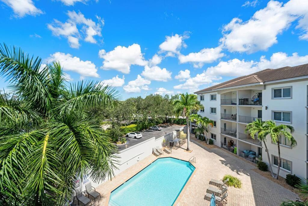 Modern Beach Condo In Central Naples! エクステリア 写真